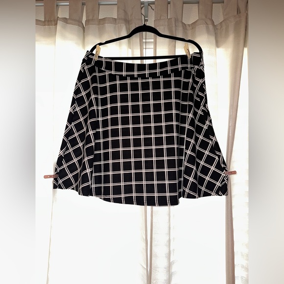 LOT OF 5 PLUS SIZE SKIRTS 🤎💖 - Picture 4 of 5